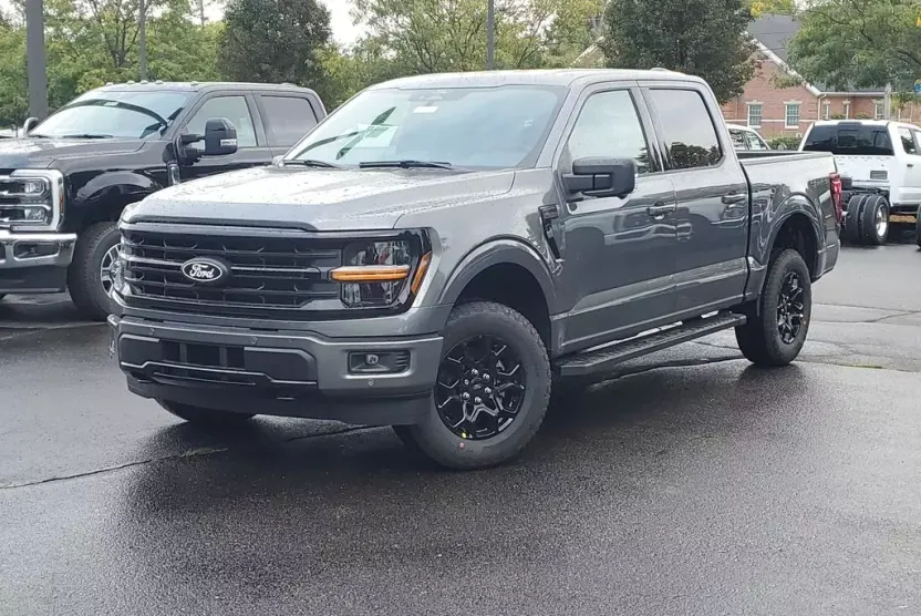 2025 Ford F-150 XLT photo 1