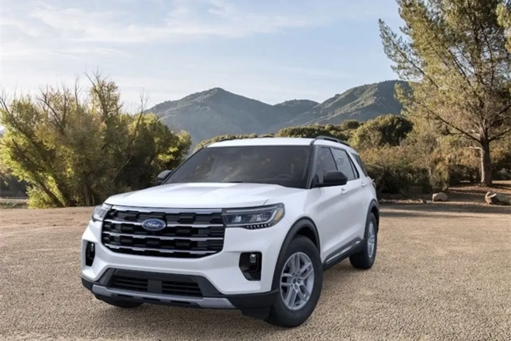 2025 Ford Explorer photo 1