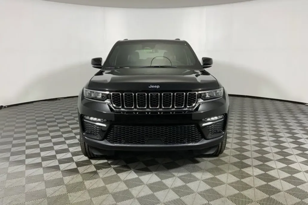 2024 Jeep Cherokee Limited 4xe photo 1