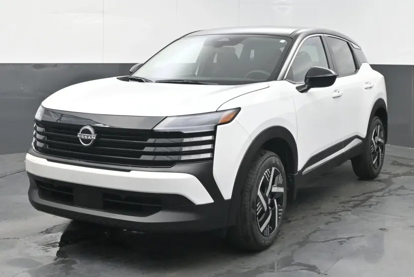 2025 Nissan Kicks SV photo 1
