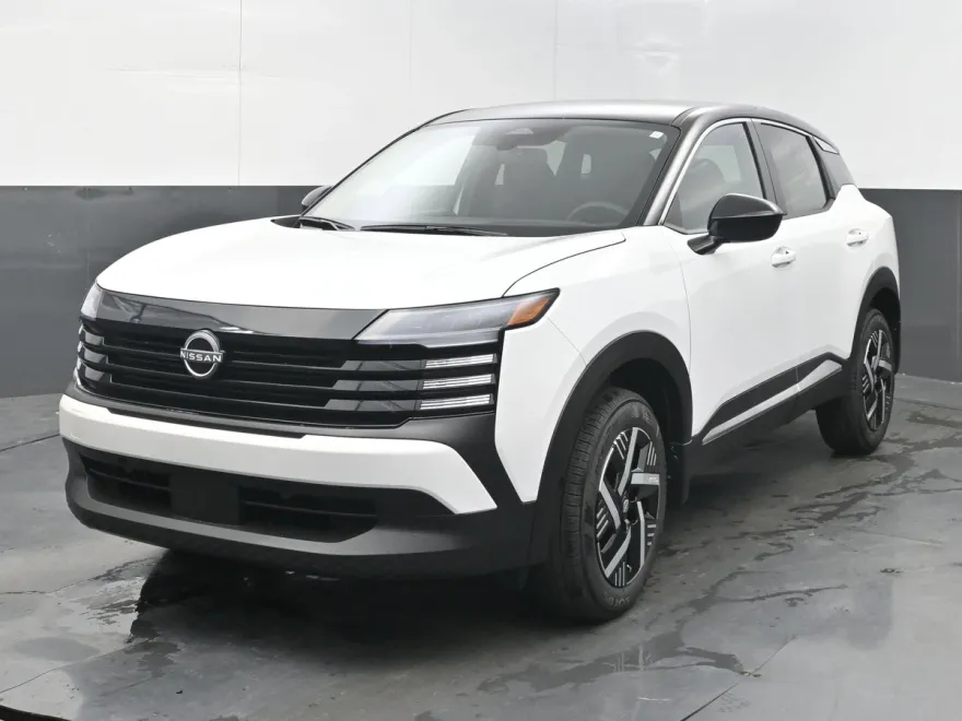 2025 Nissan Kicks SV photo 1