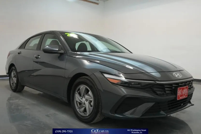 2019 Toyota Avalon XLE photo 1
