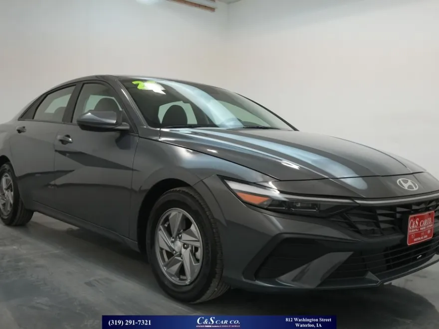 2019 Toyota Avalon XLE photo 1