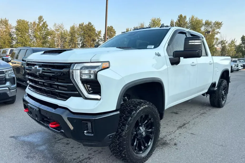 2025 Chevrolet Silverado 3500HD LT photo 1