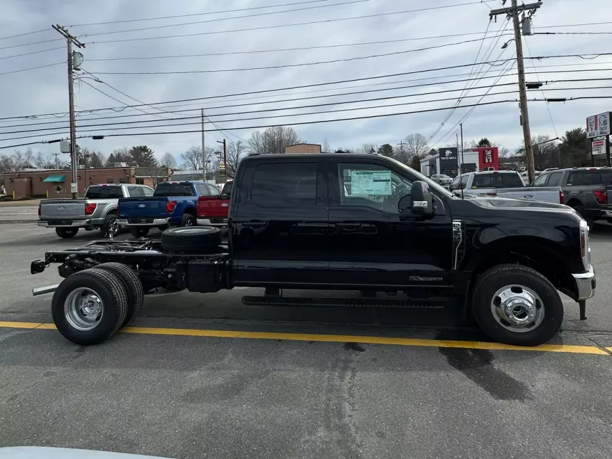 2025 Ford F-350 photo 1