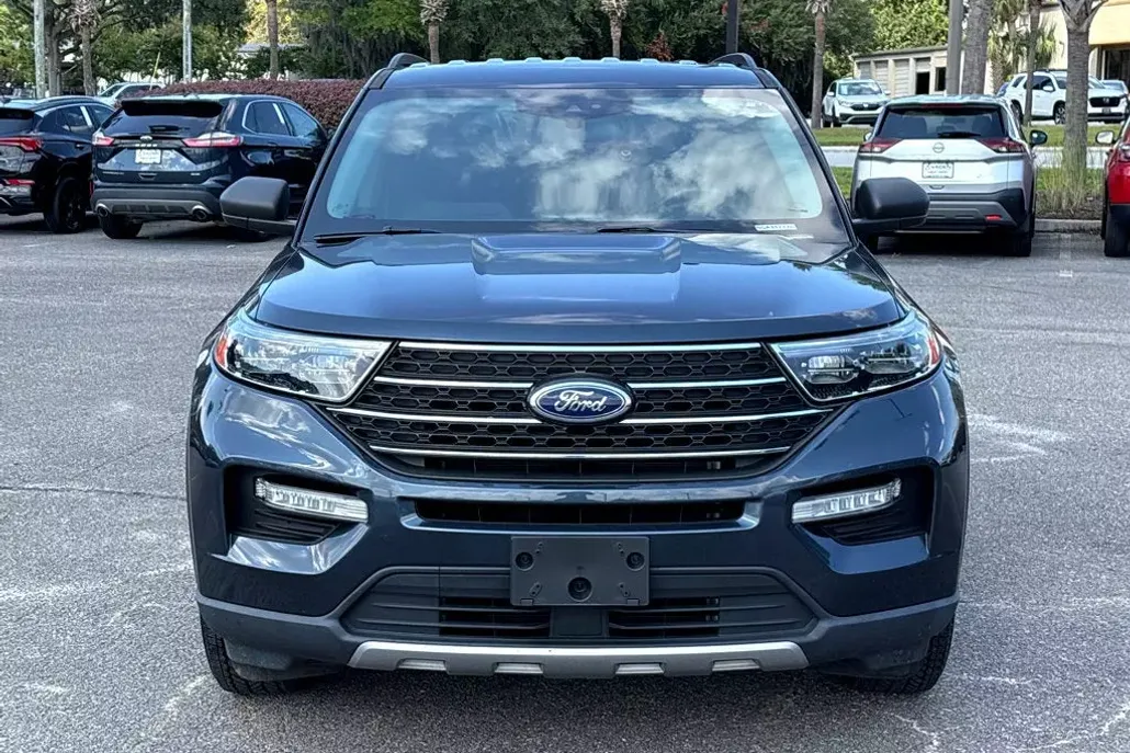 2022 Ford Explorer XLT photo 1