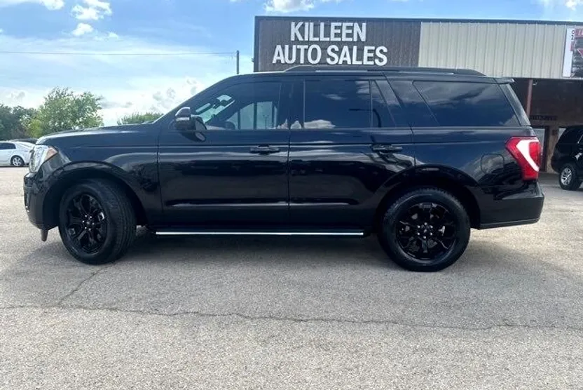 2020 Ford Expedition XLT photo 1
