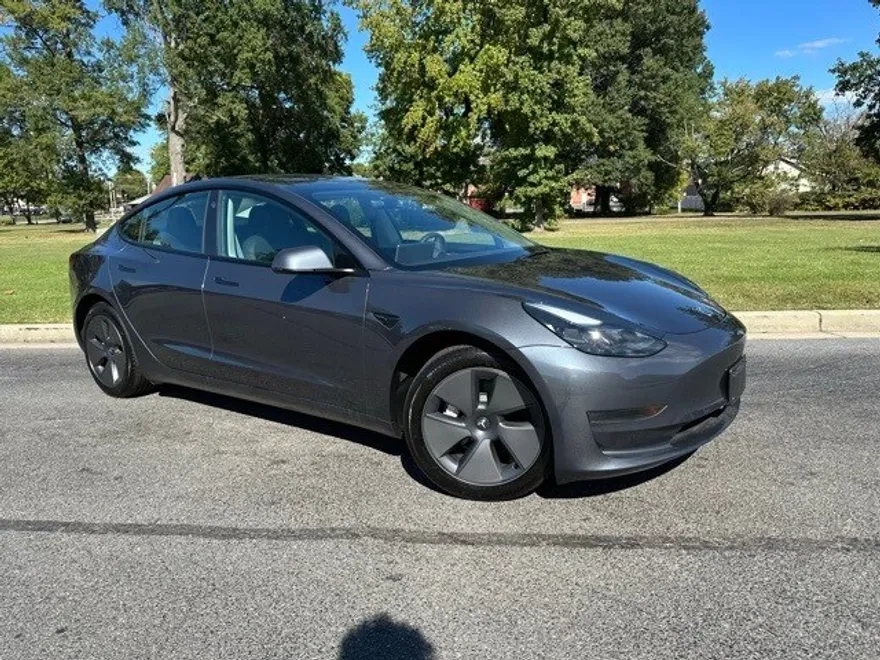 2023 Tesla Model 3 photo 1