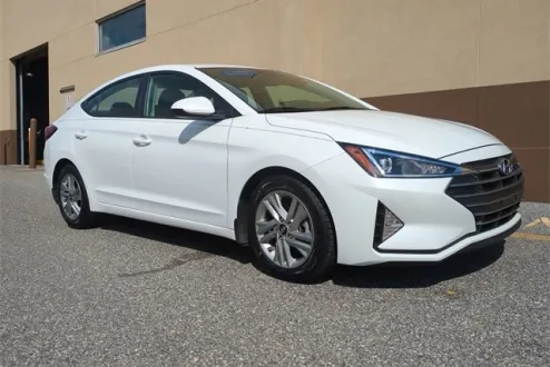 2020 Hyundai Elantra SEL photo 2