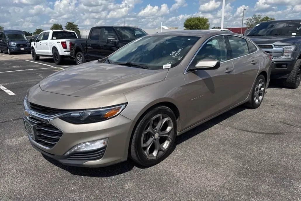 2022 Chevrolet Malibu 1LT photo 1