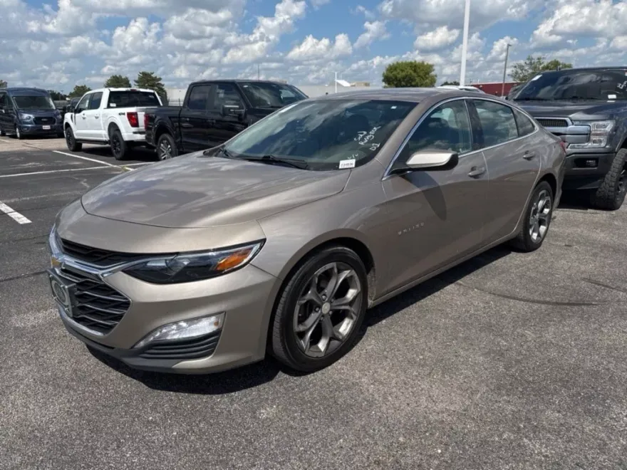 2022 Chevrolet Malibu 1LT photo 1
