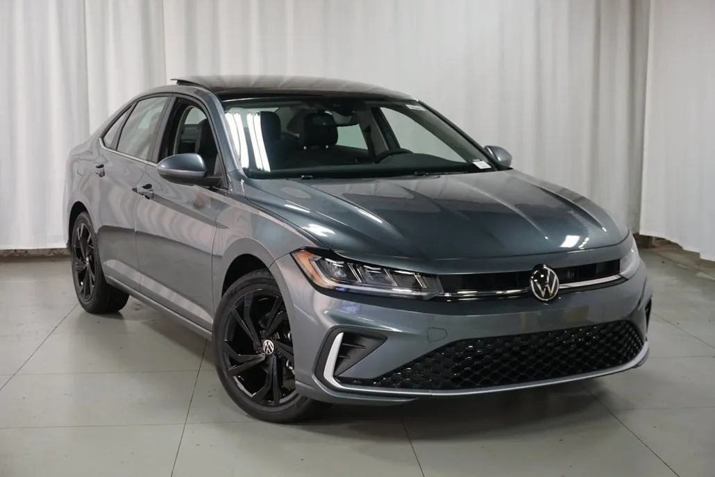 2025 Volkswagen Jetta 1.5T SE photo 1