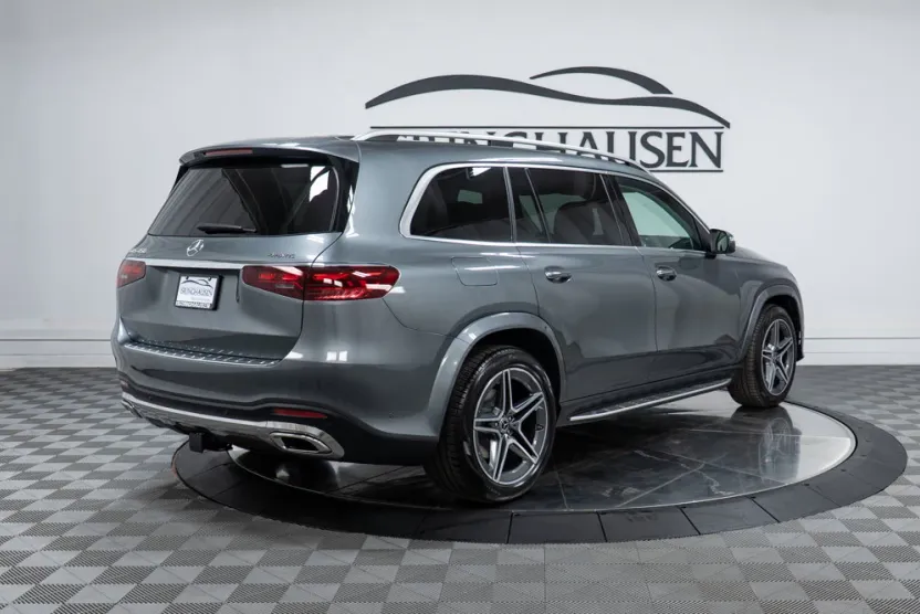 2026 Mercedes Benz GLS 450 4MATIC photo 1