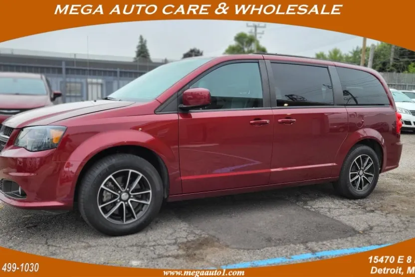 2019 Dodge Grand Caravan GT photo 1