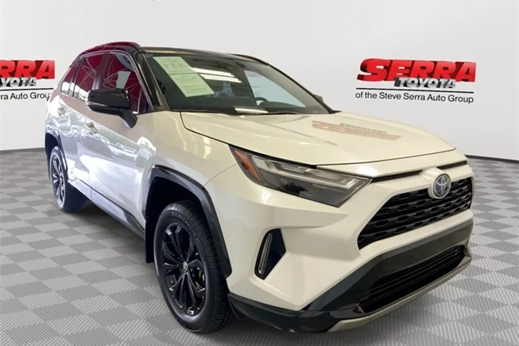2024 Toyota RAV4 XSE photo 1