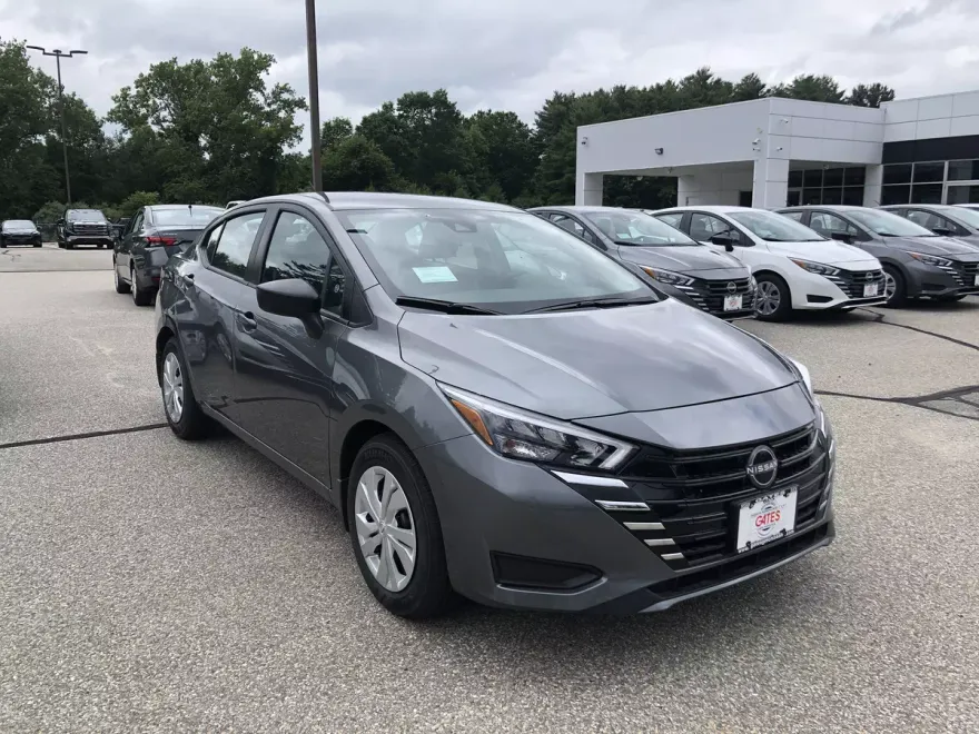 2025 Nissan Versa S photo 1