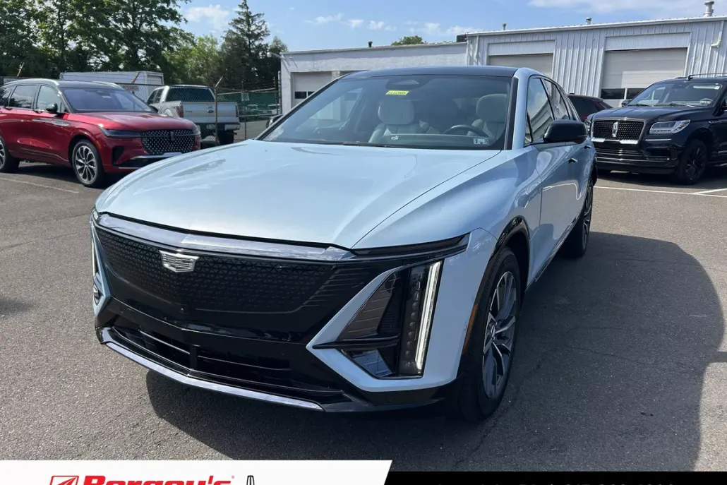 2024 Cadillac Lyriq Sport photo 1