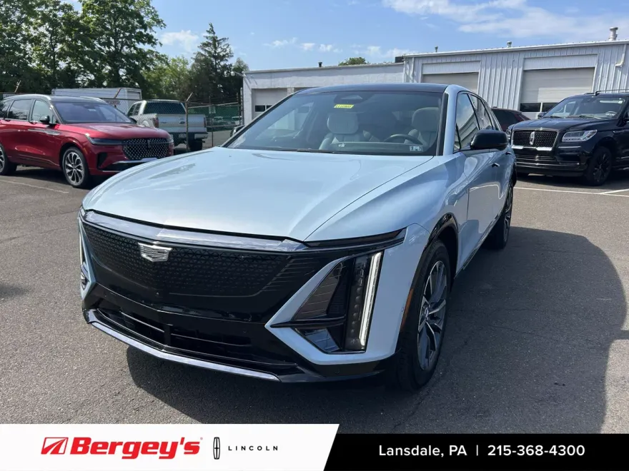 2024 Cadillac Lyriq Sport photo 1
