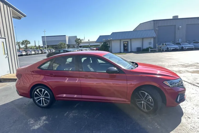 2024 Volkswagen Jetta Sport photo 1