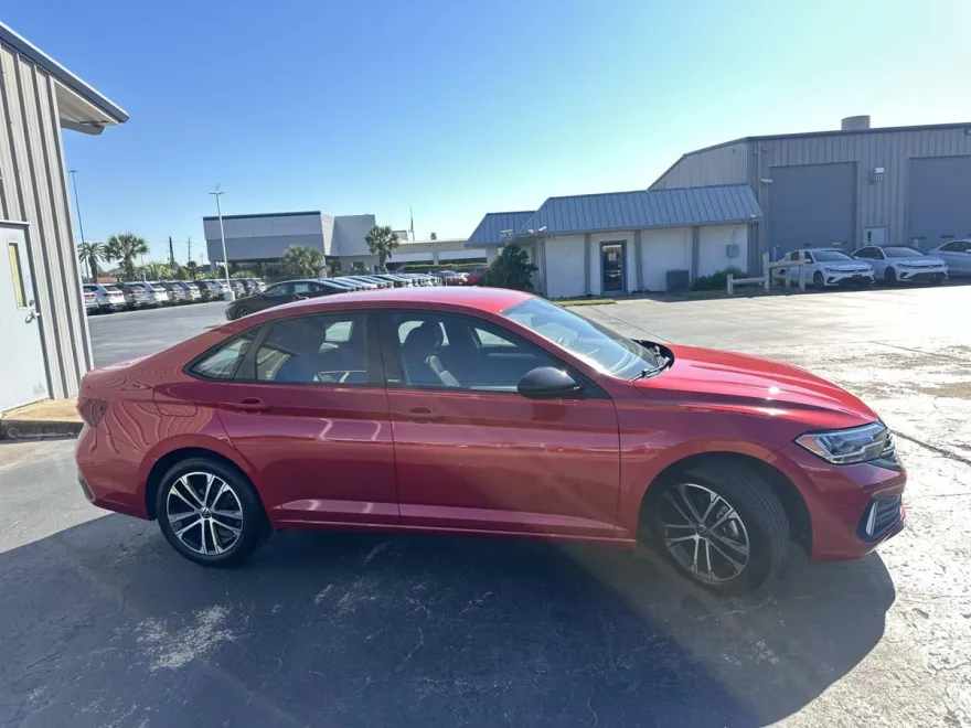 2024 Volkswagen Jetta Sport photo 1