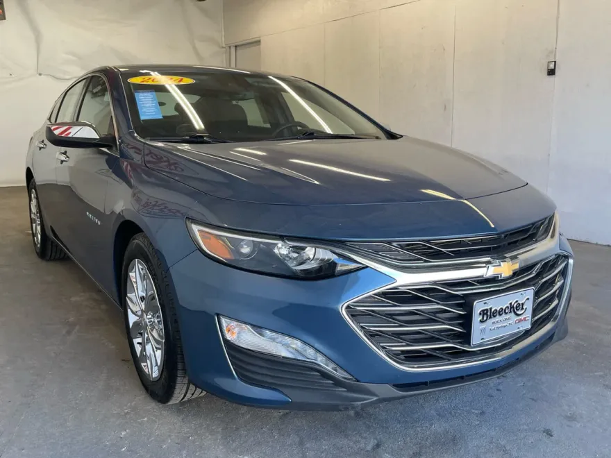 2024 Chevrolet Malibu 1LT photo 1