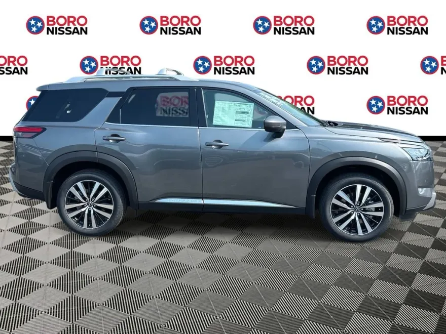 2025 Nissan Pathfinder Platinum photo 1