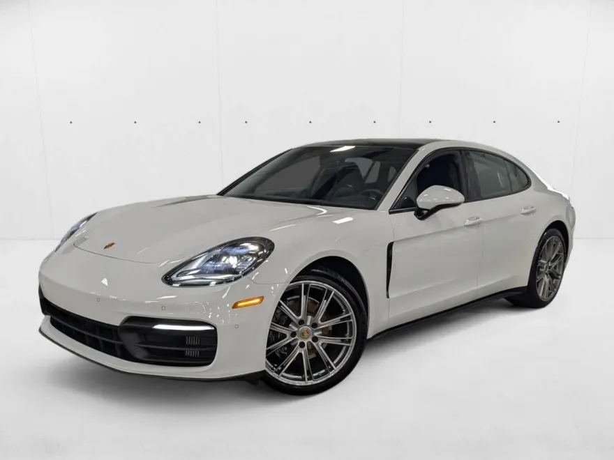2022 Porsche Panamera photo 1