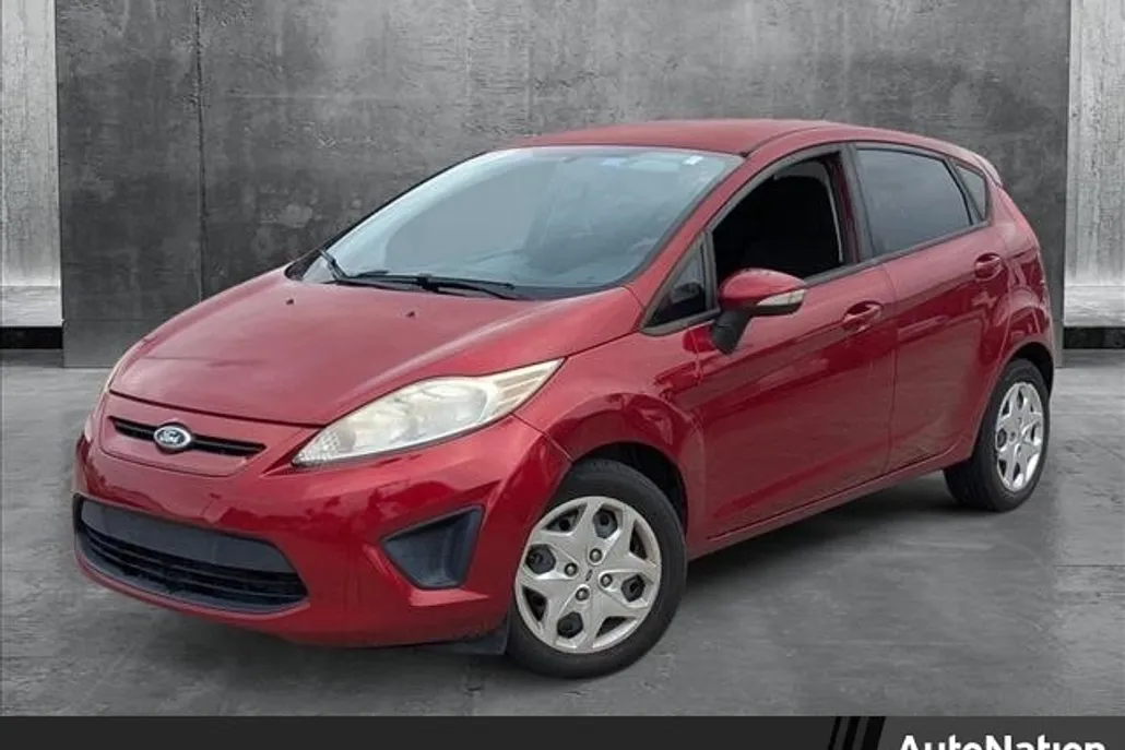 2013 Ford Fiesta SE photo 1