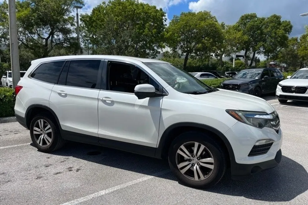 2017 Honda Pilot EX-L photo 1