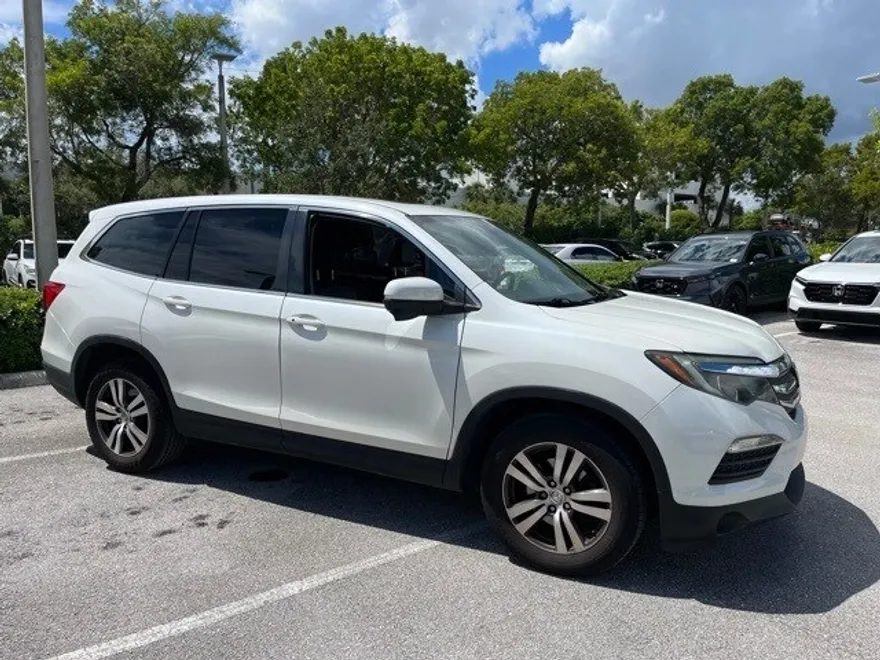 2017 Honda Pilot EX-L photo 1