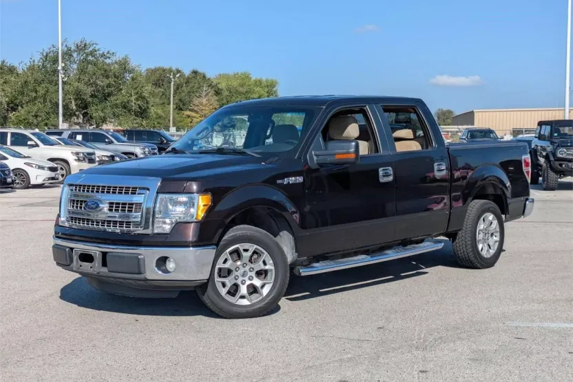 2013 Ford F-150 XLT photo 1