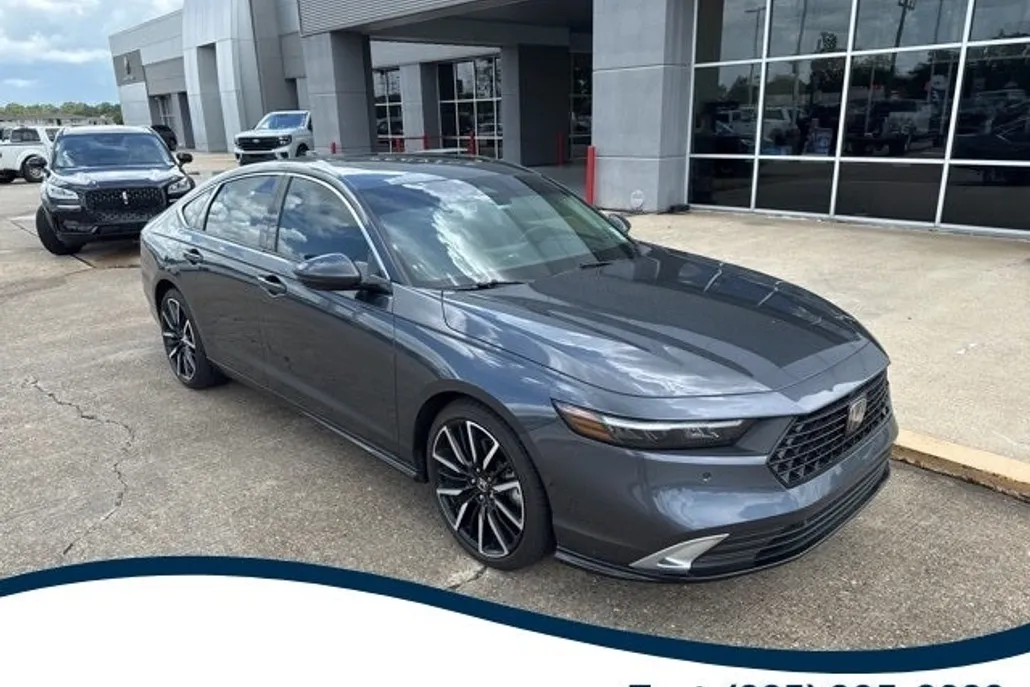 2024 Honda Accord Hybrid Touring photo 1