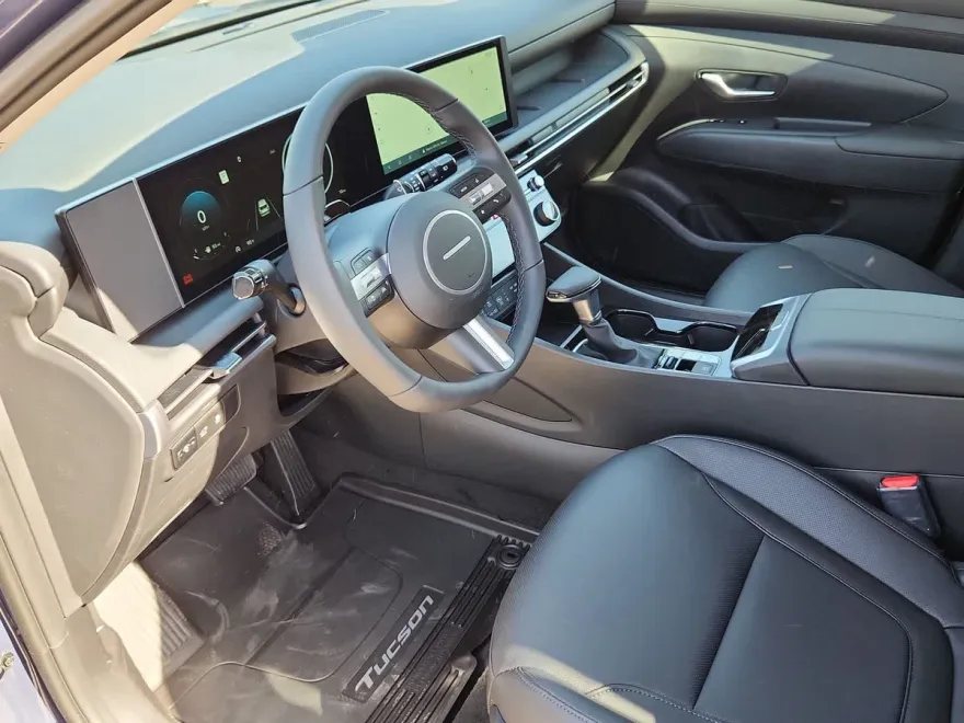 2025 Hyundai Tucson SEL Convenience photo 2