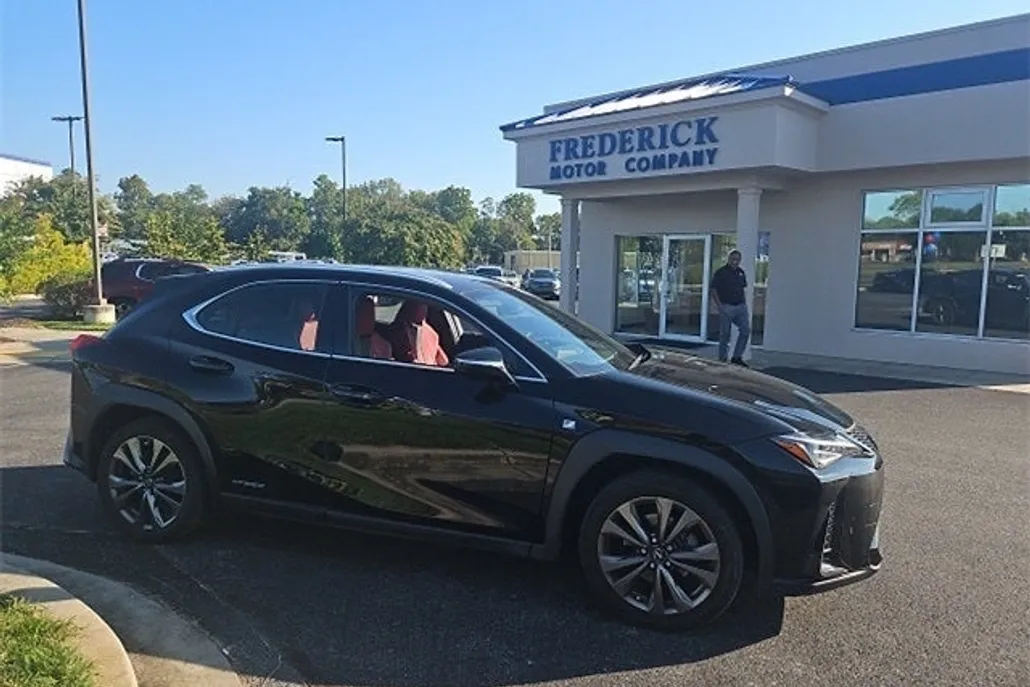 2021 Lexus UX 250h F SPORT photo 1