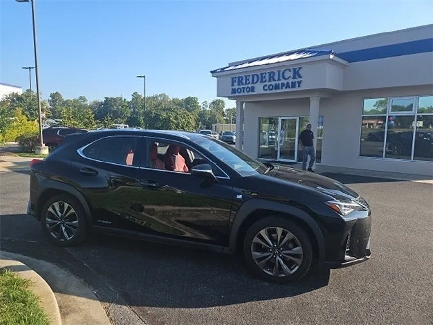 2021 Lexus UX 250h F SPORT photo 1