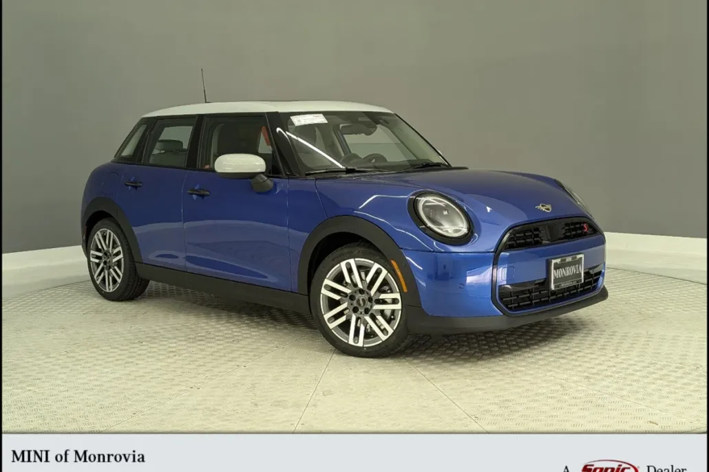 2025 Mini Cooper Signature photo 1
