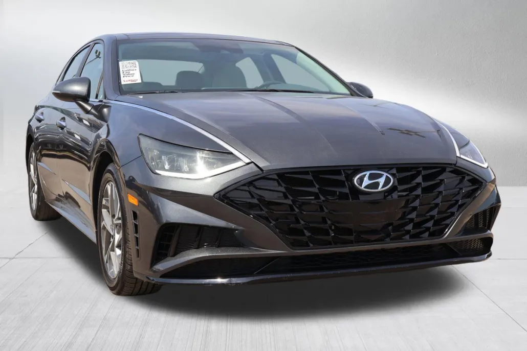 2022 Hyundai Sonata SEL photo 1