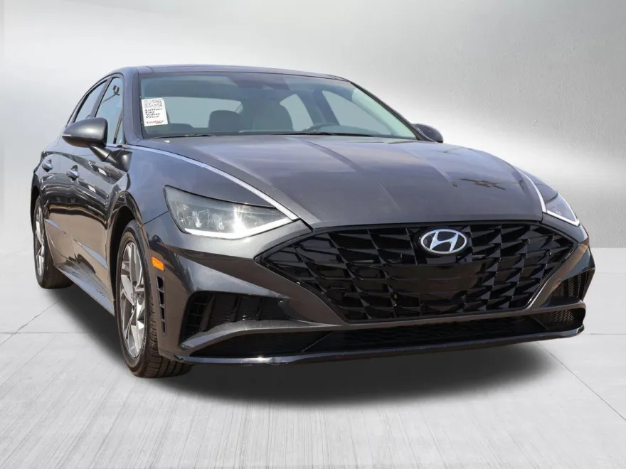 2022 Hyundai Sonata SEL photo 1