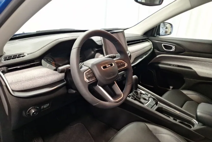 2022 Jeep Compass Latitude photo 1