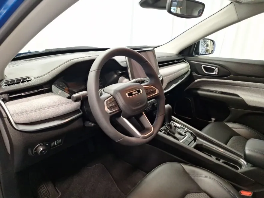 2022 Jeep Compass Latitude photo 1