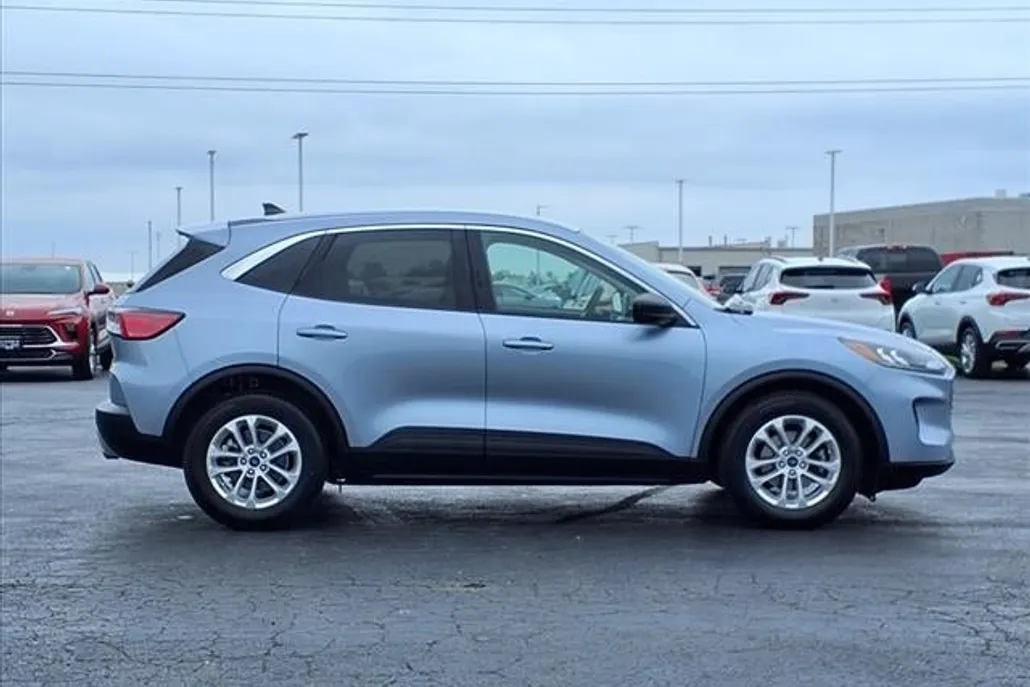 2022 Ford Escape SE photo 1