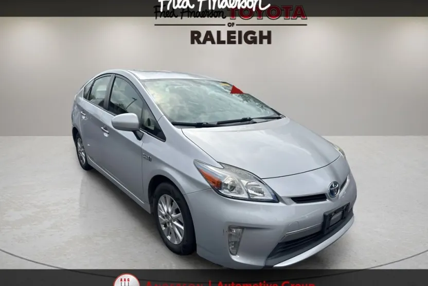 2015 Toyota Prius Plug-in Advanced photo 1