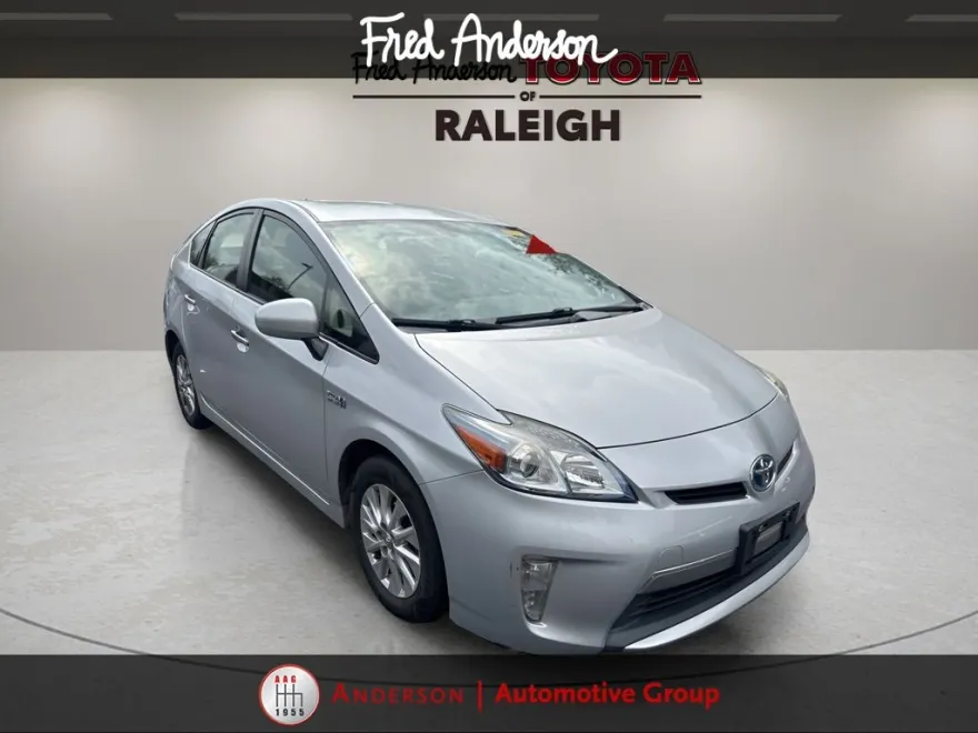 2015 Toyota Prius Plug-in Advanced photo 1