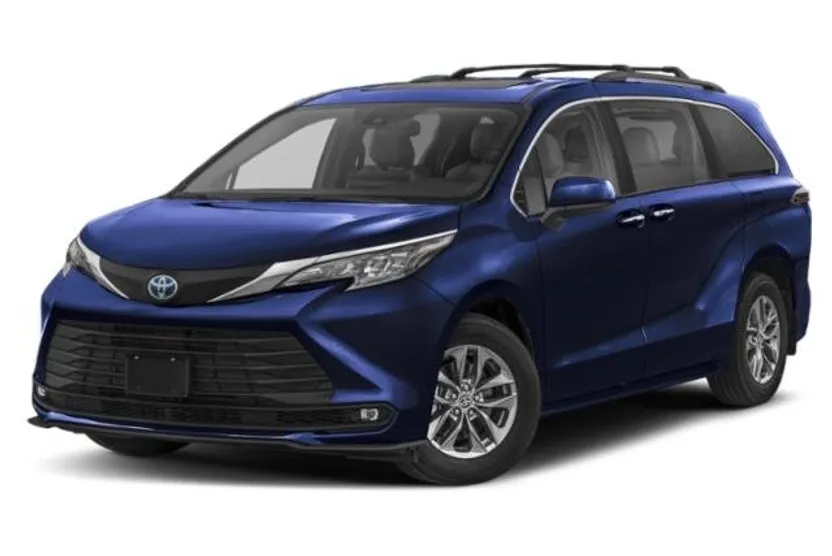 2025 Toyota Sienna XLE photo 1