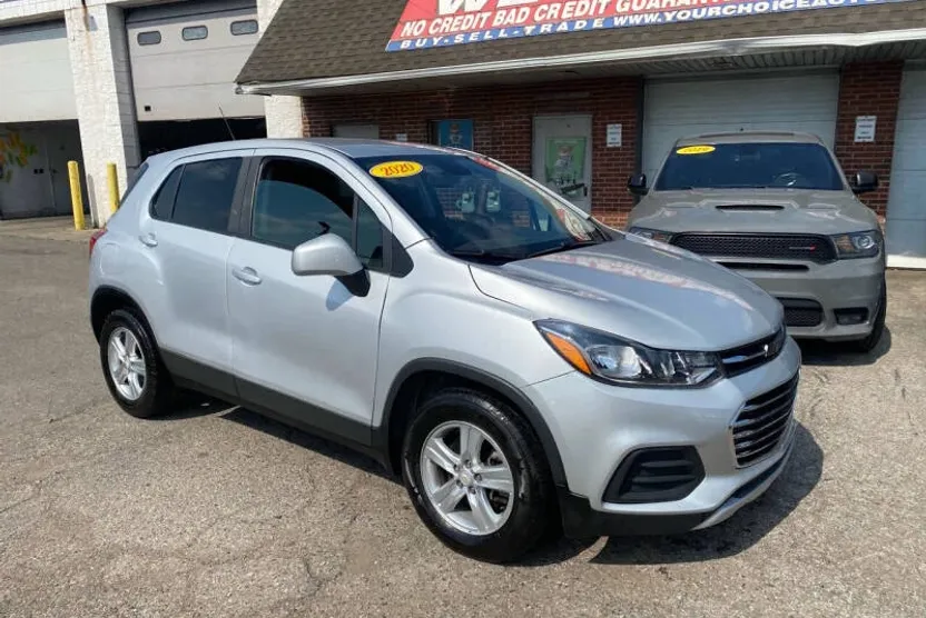 2020 Chevrolet Trax LS photo 1