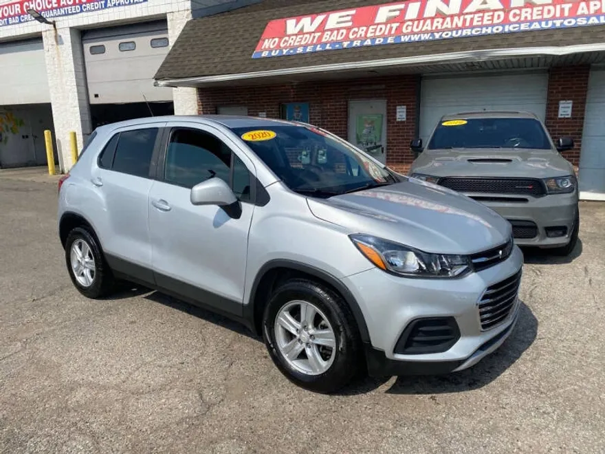2020 Chevrolet Trax LS photo 1