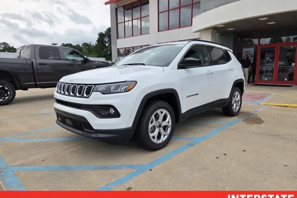 2025 Jeep Compass Latitude photo 1