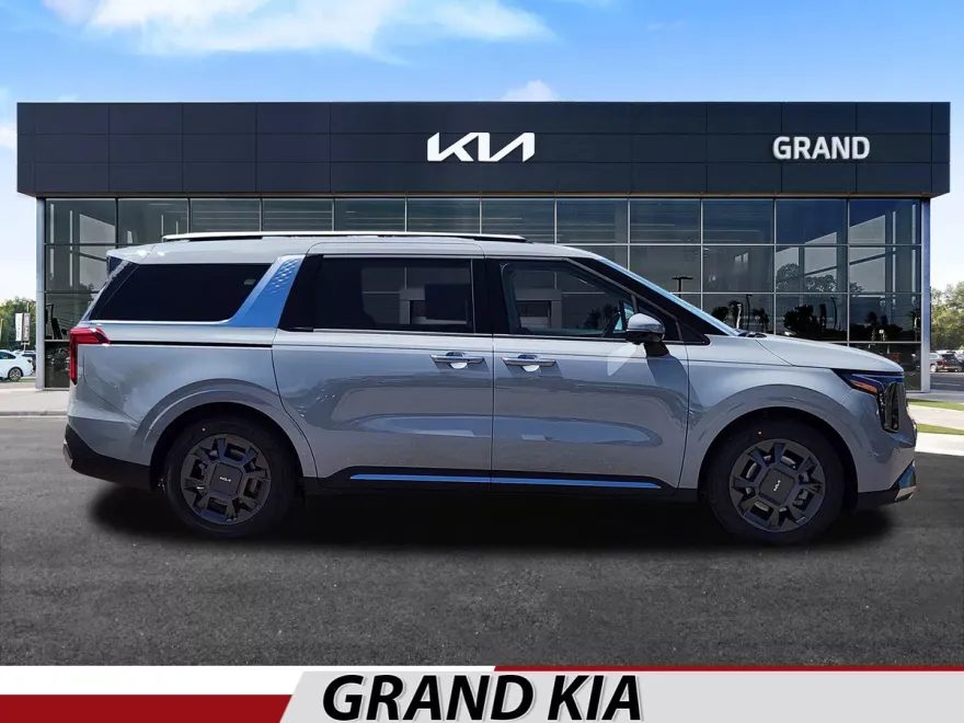 2026 Kia Carnival SX photo 1