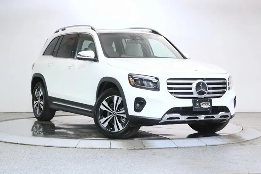 2025 Mercedes Benz GLB 250 4MATIC photo 1