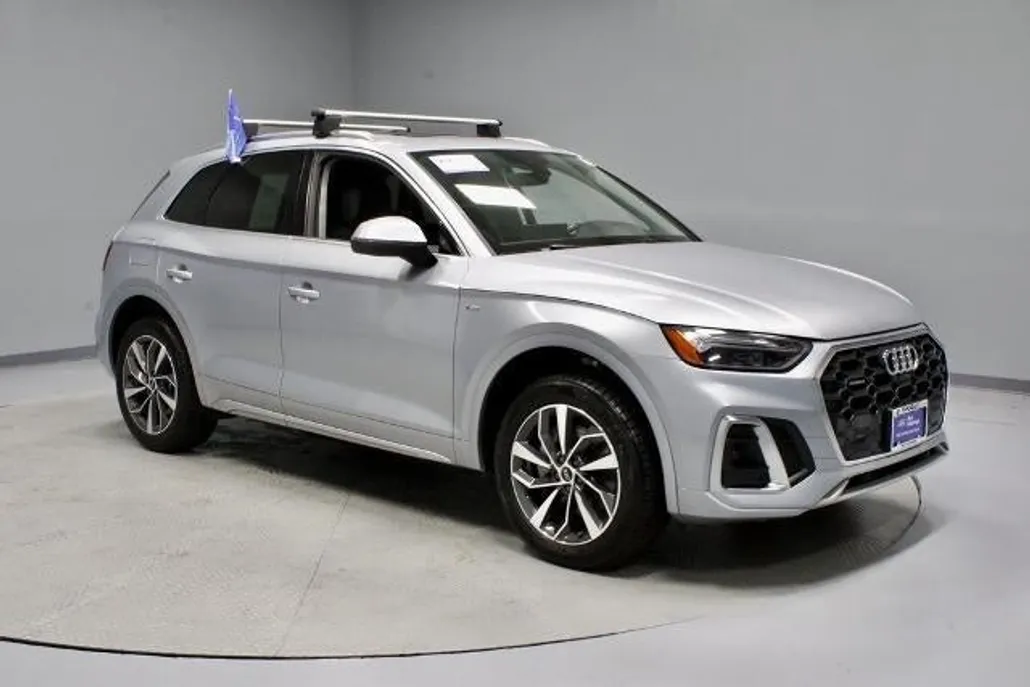 2022 Audi Q5 45 S line Premium photo 1
